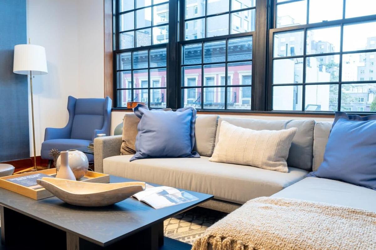 10-3 Designer East Village 3br Triplex Townhouse Apartment