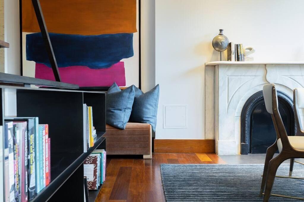 Apartment 10-3 Designer East Village 3br Triplex Townhouse