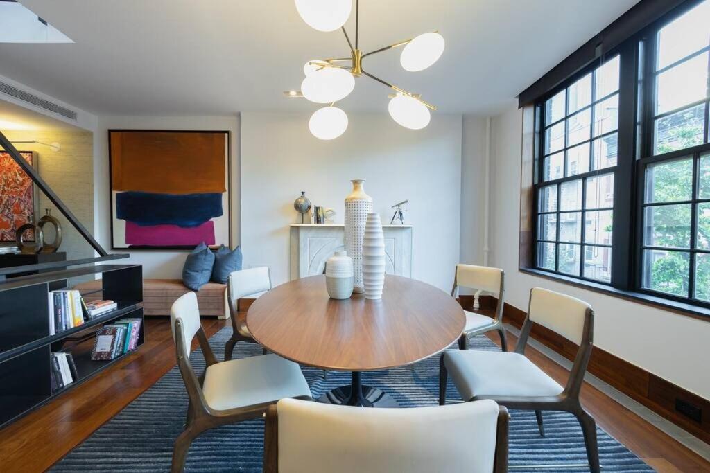 10-3 Designer East Village 3br Triplex Townhouse Apartment *