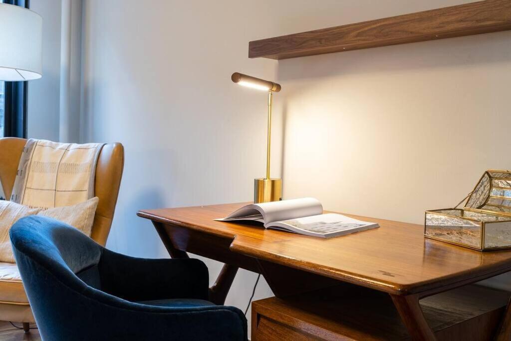 10-3 Designer East Village 3br Triplex Townhouse * New York