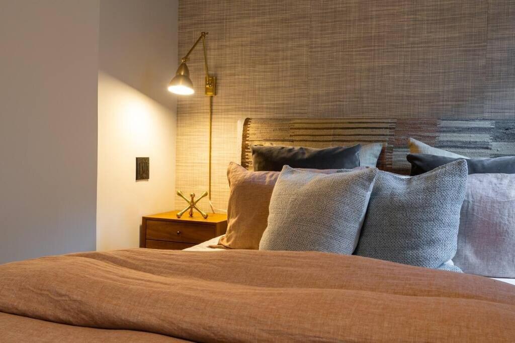 10-3 Designer East Village 3br Triplex Townhouse Apartment New York