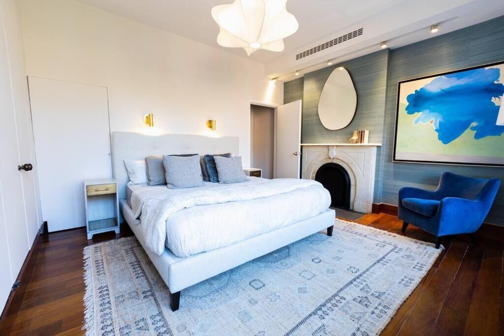 10-3 Designer East Village 3br Triplex Townhouse * New York