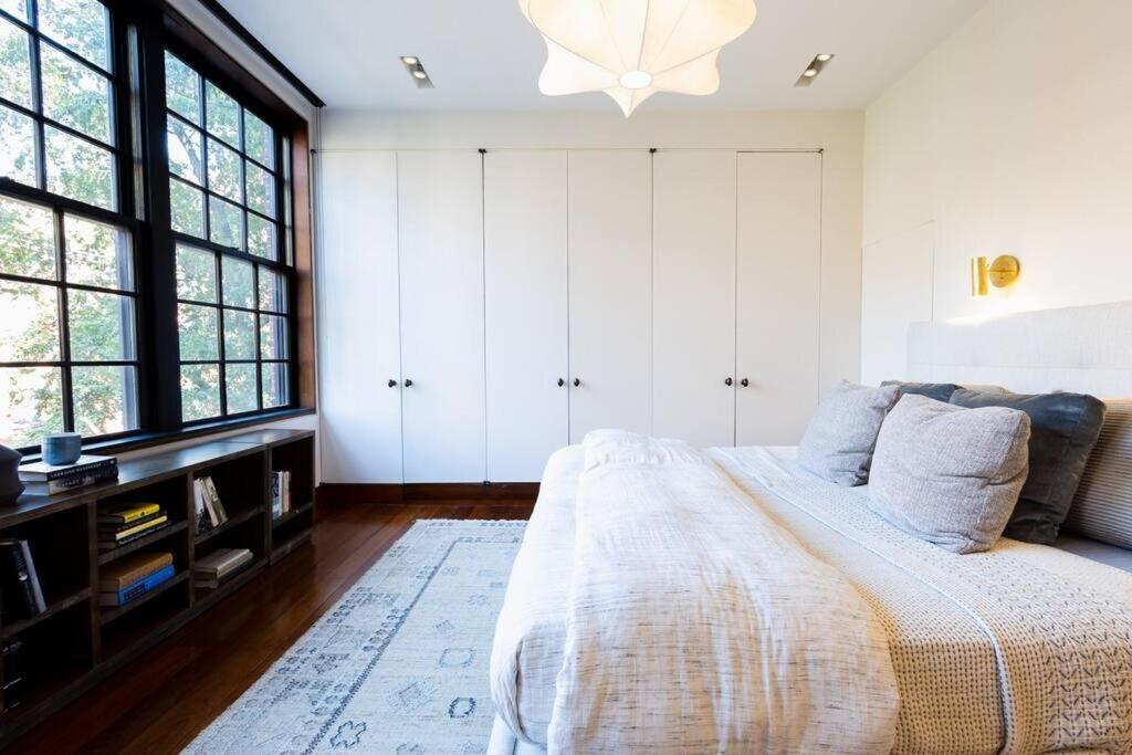 Apartment 10-3 Designer East Village 3br Triplex Townhouse *