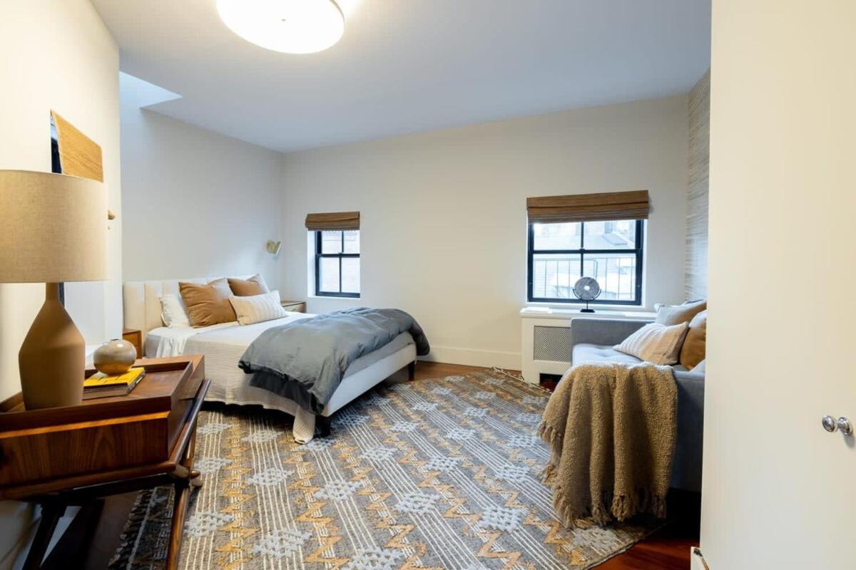 Apartment 10-3 Designer East Village 3br Triplex Townhouse New York