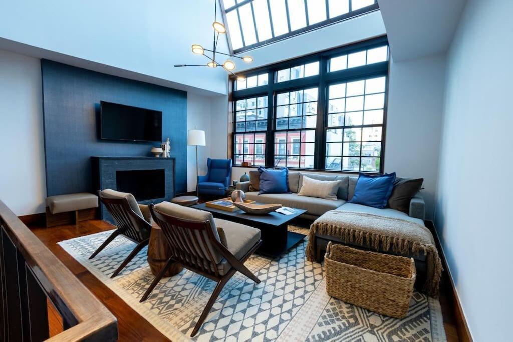 10-3 Designer East Village 3br Triplex Townhouse * New York