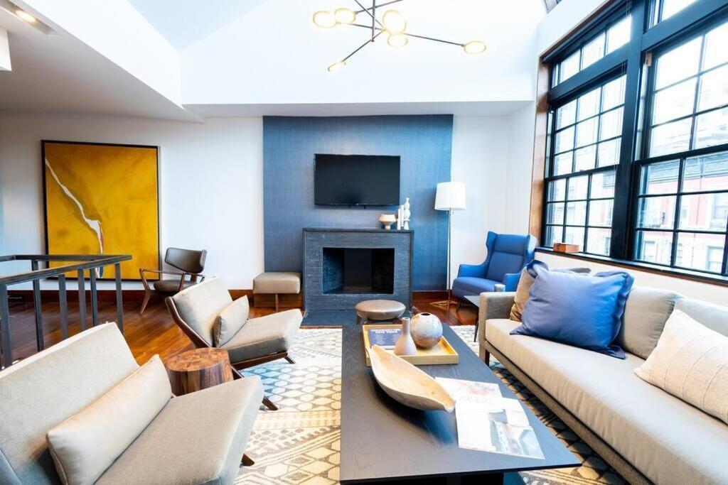 10-3 Designer East Village 3br Triplex Townhouse *