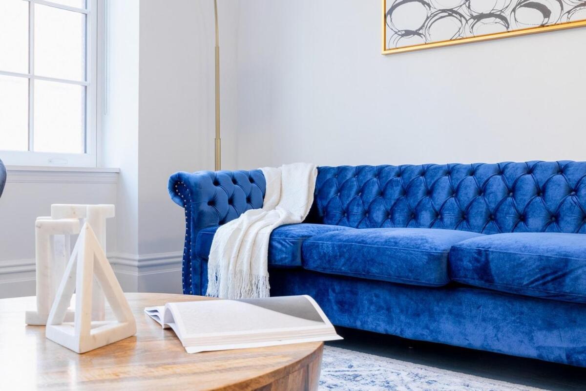 E10-2 Designer East Village Townhouse 1br New York