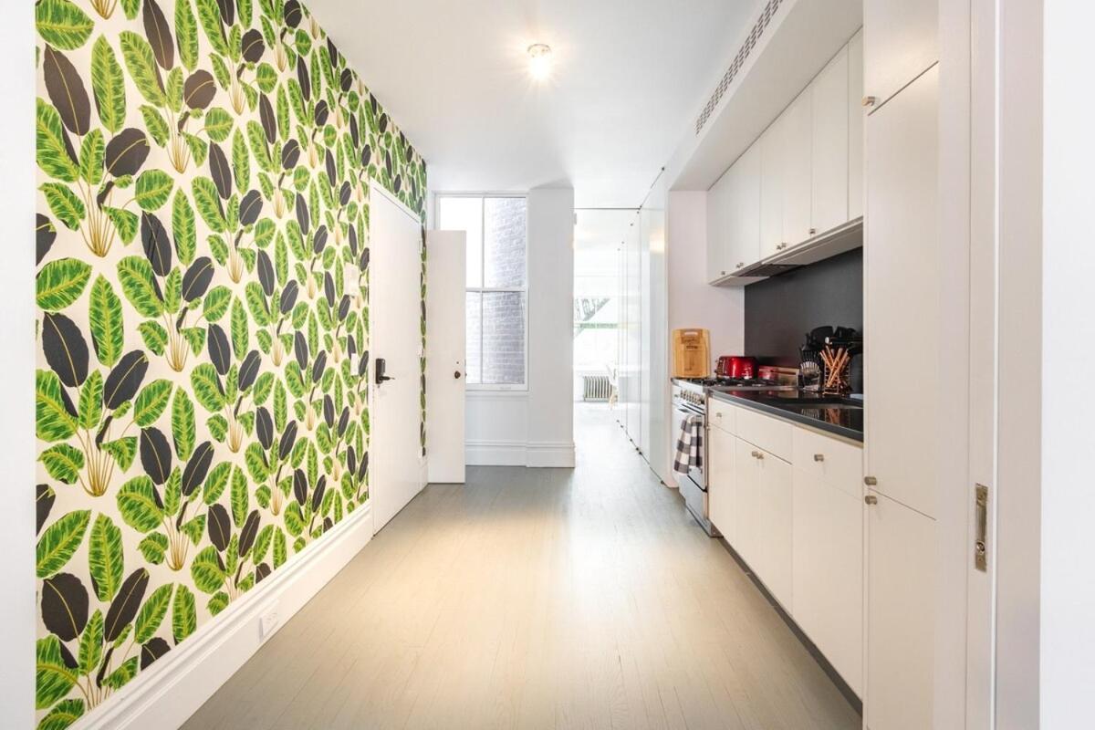 E10-2 Designer East Village Townhouse 1br * New York