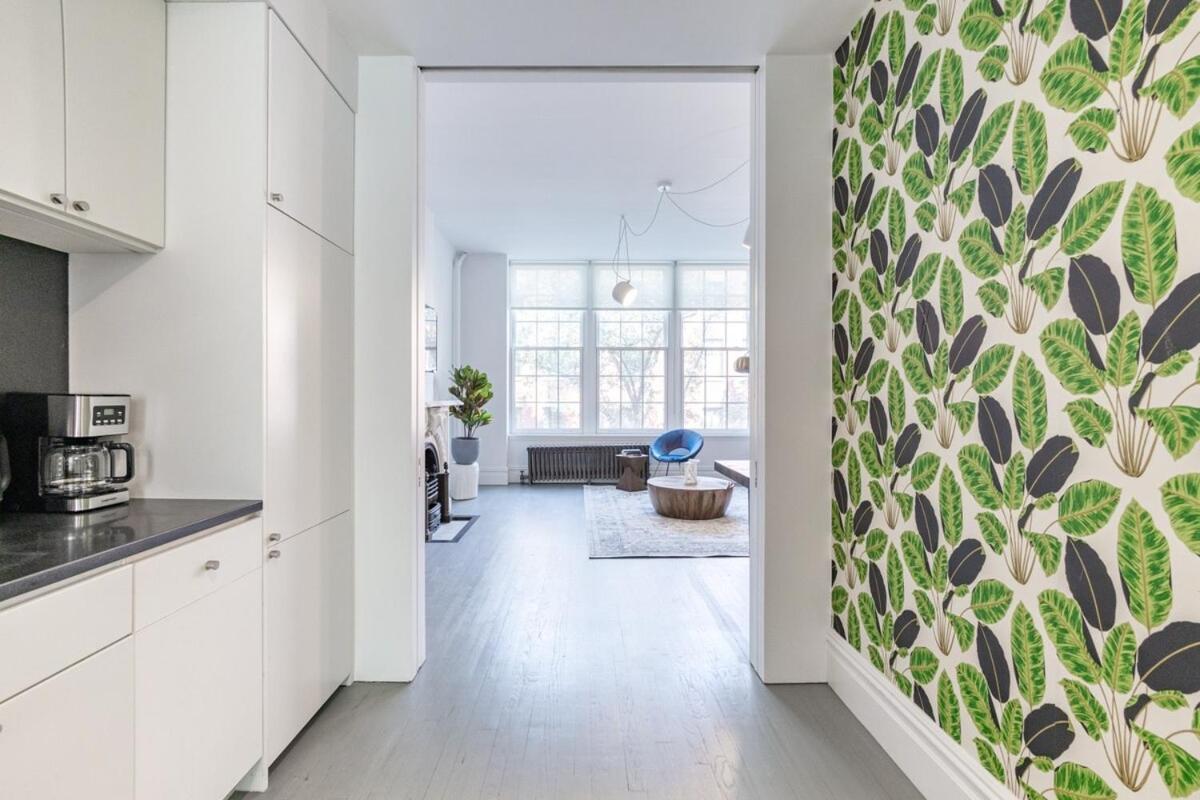 E10-2 Designer East Village Townhouse 1br Apartment