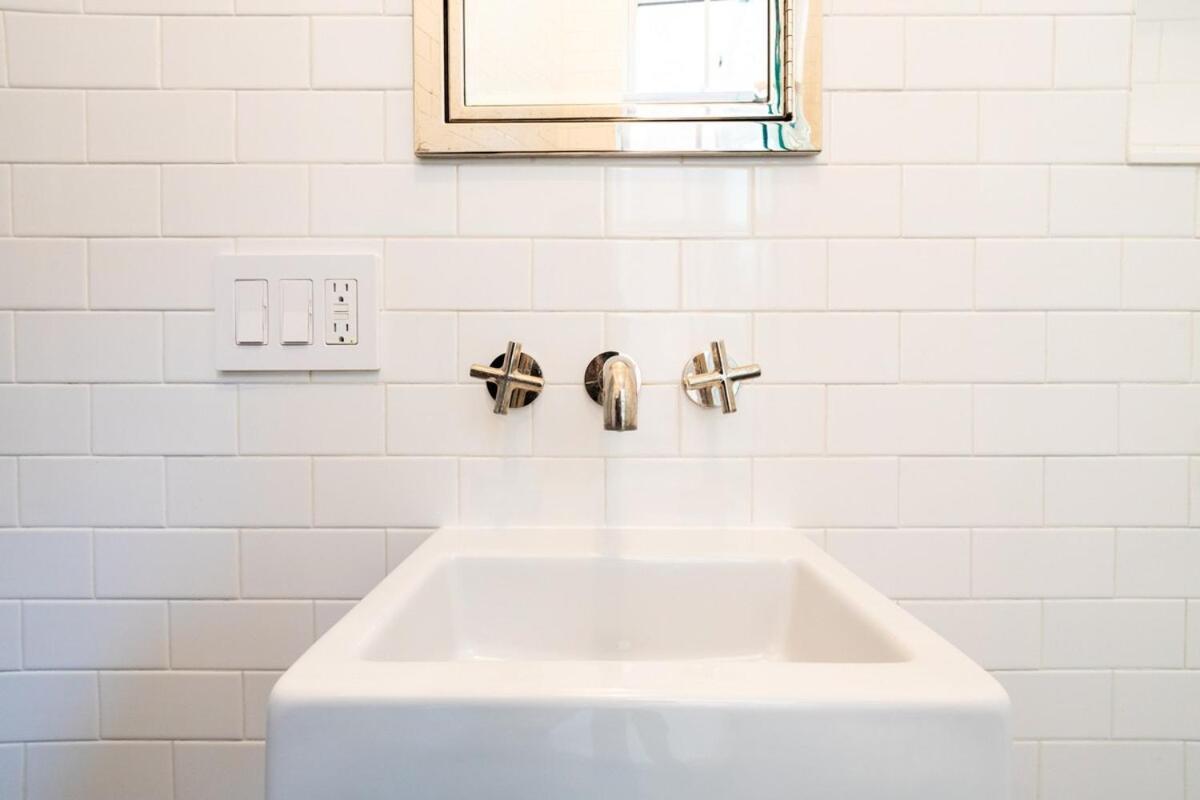 Apartment E10-2 Designer East Village Townhouse 1br New York