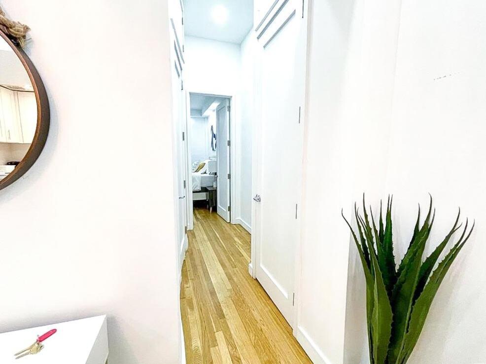62-2b Renovated 1br Located In Prime Upper East Side New York