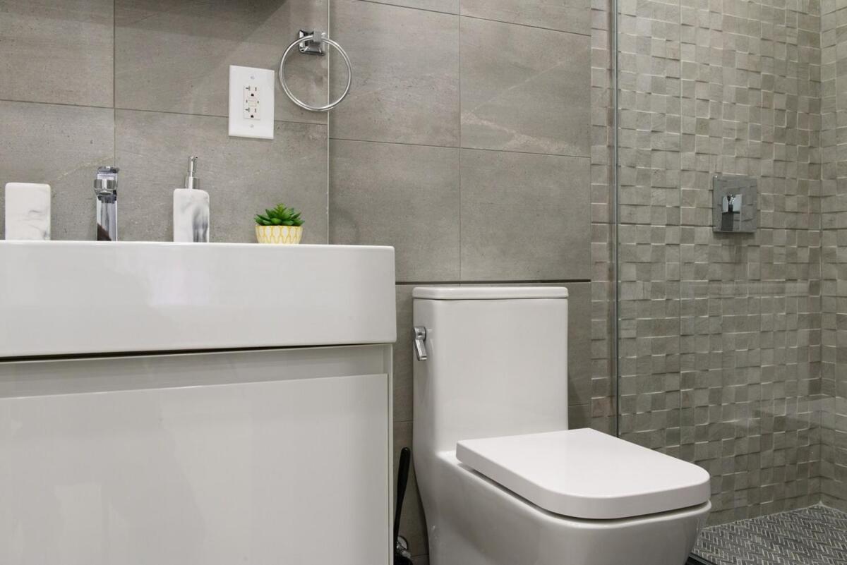78-3d Brand New 1br Prime Ues Wd In Unit *