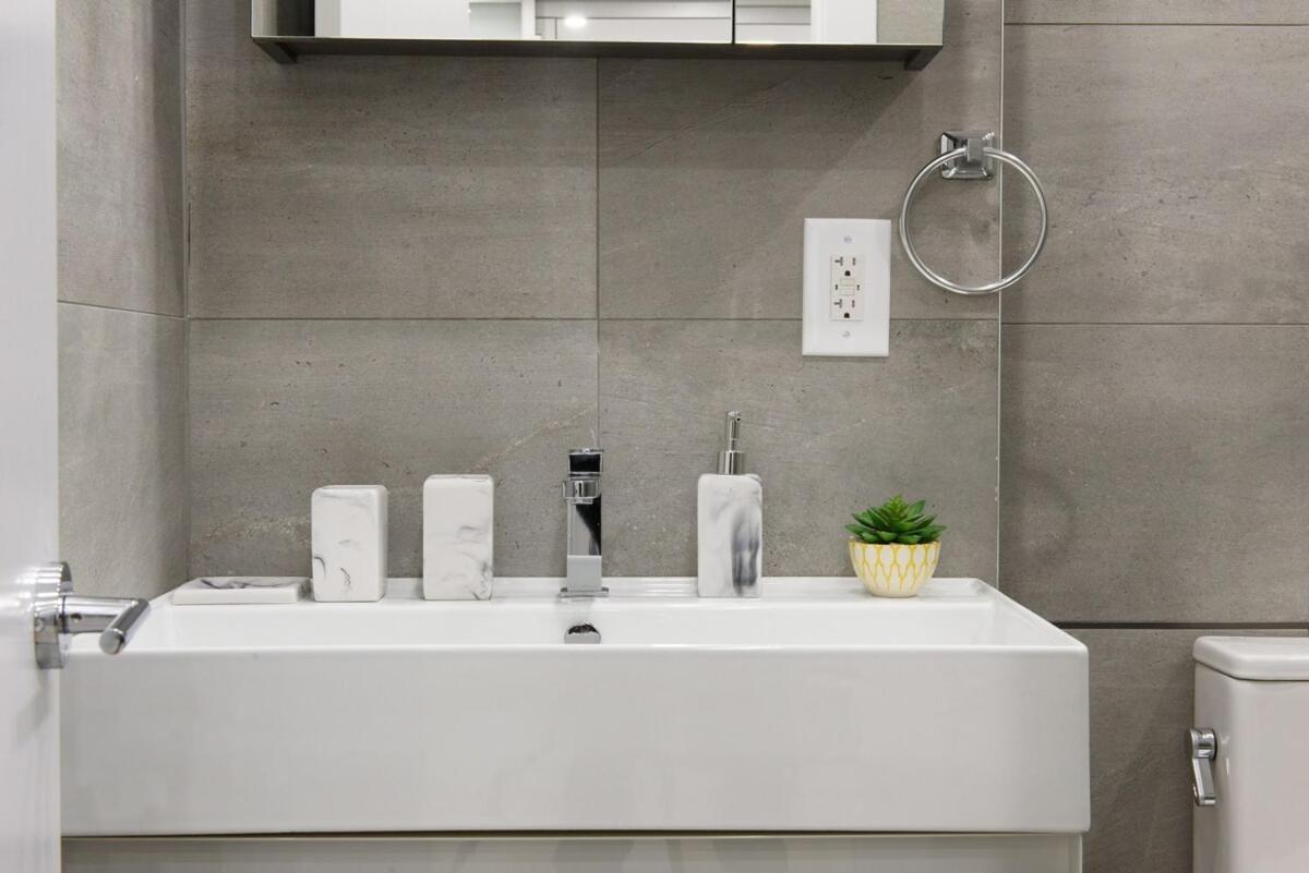 78-3d Brand New 1br Prime Ues Wd In Unit