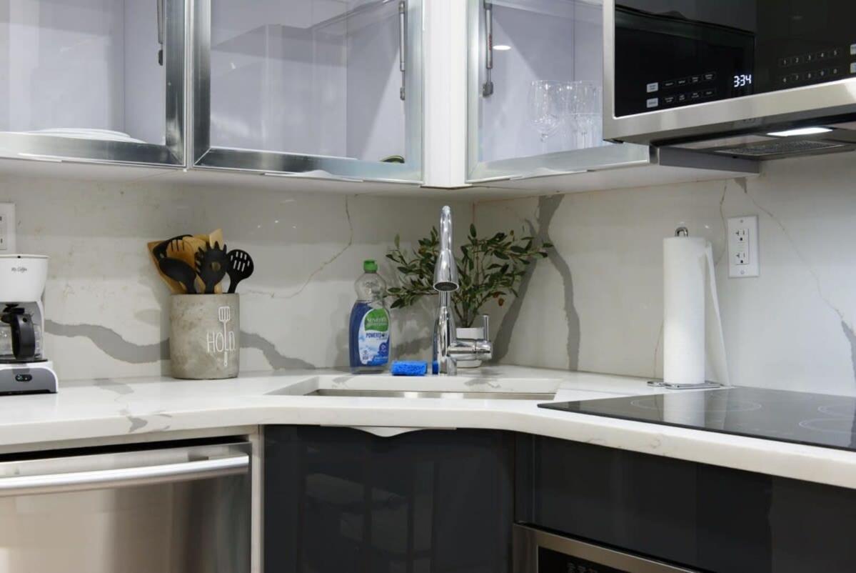 Apartment 75-3b 3br Luxury Duplex Brand New W&d Elevator *