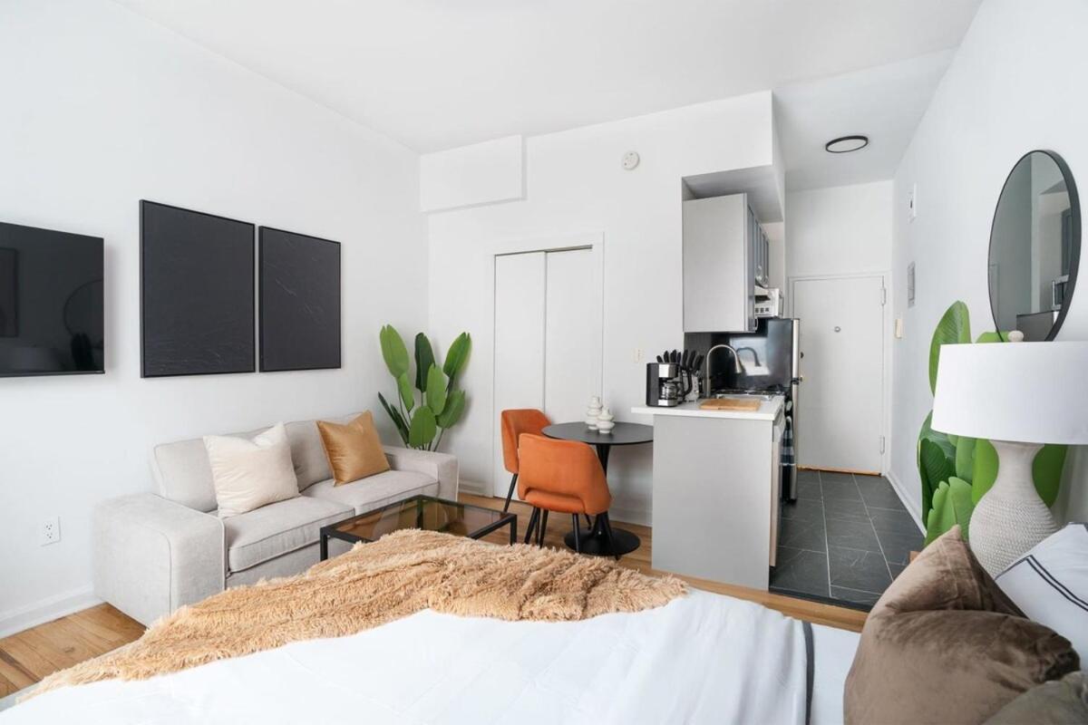 74-3c New In Prime Uws - Gym In Building * New York