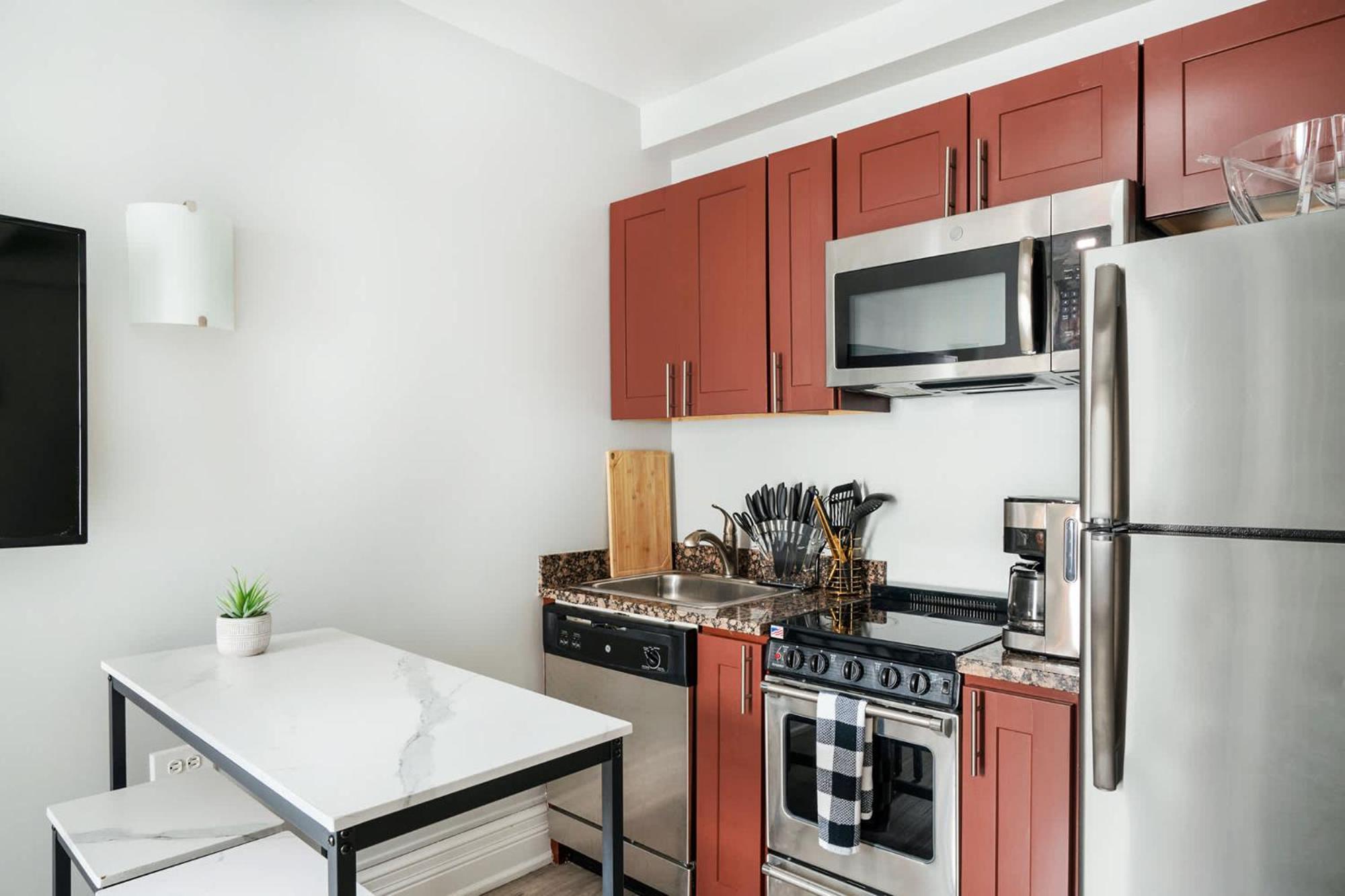 73-710 New Prime Uws Doorman Gym C Park Apartment *