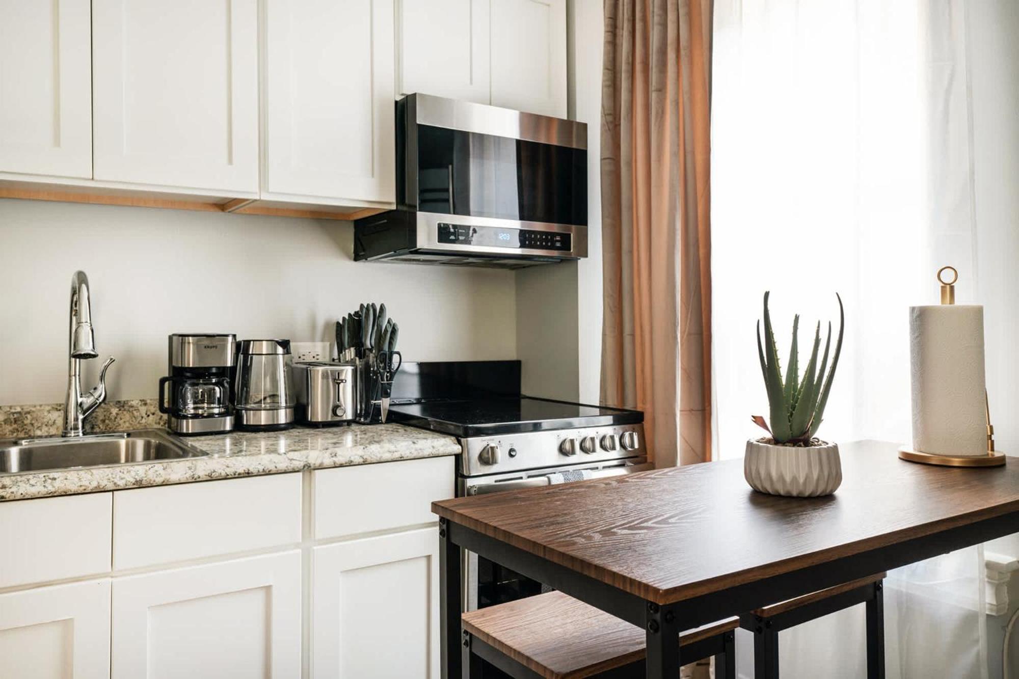 73-508 New 1br 1bth Uws Doorman Gym New York