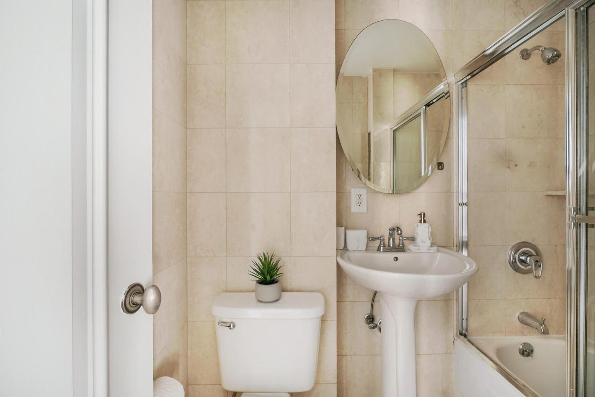 73-508 New 1br 1bth Uws Doorman Gym Apartment