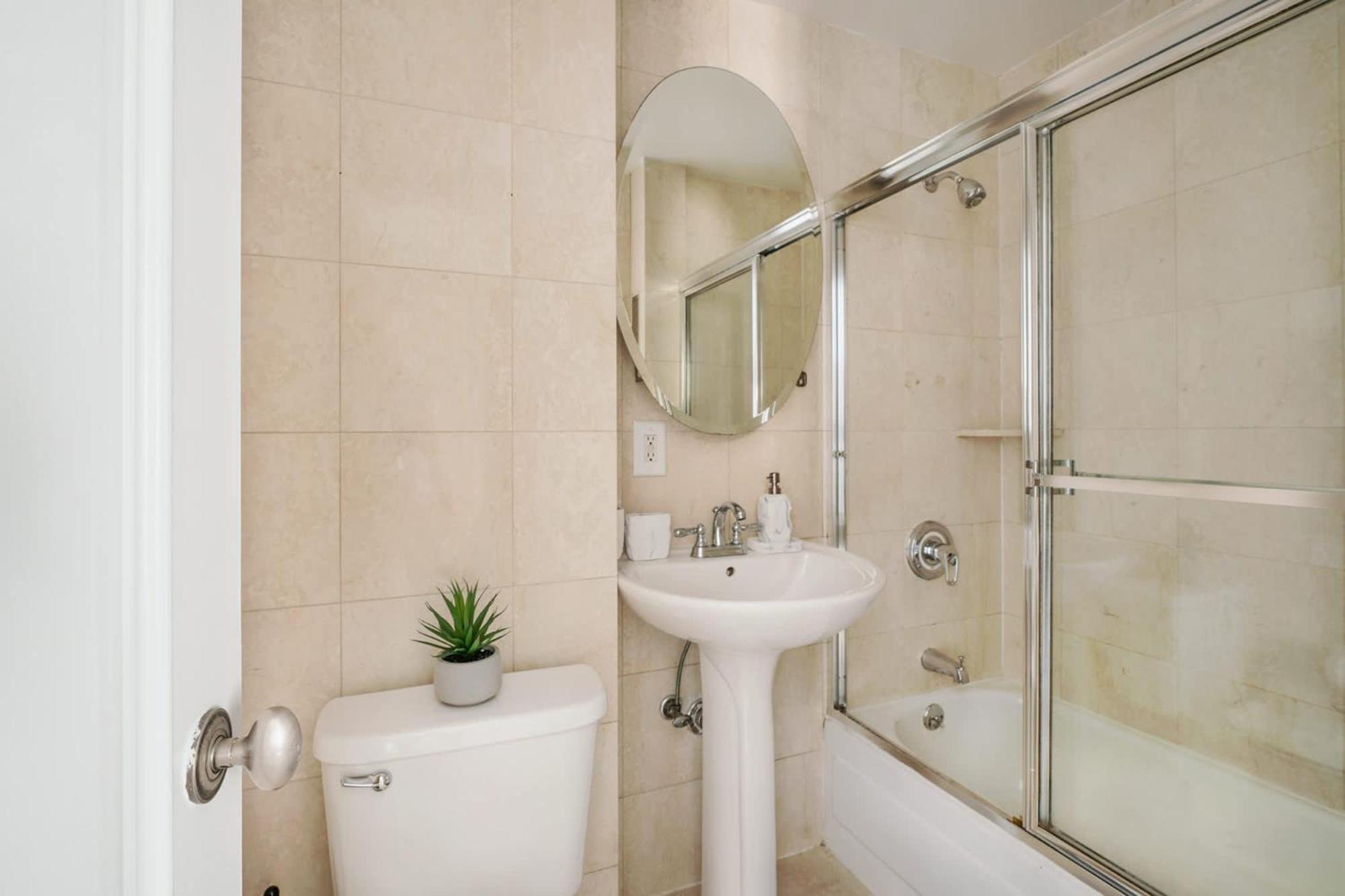 73-508 New 1br 1bth Uws Doorman Gym *