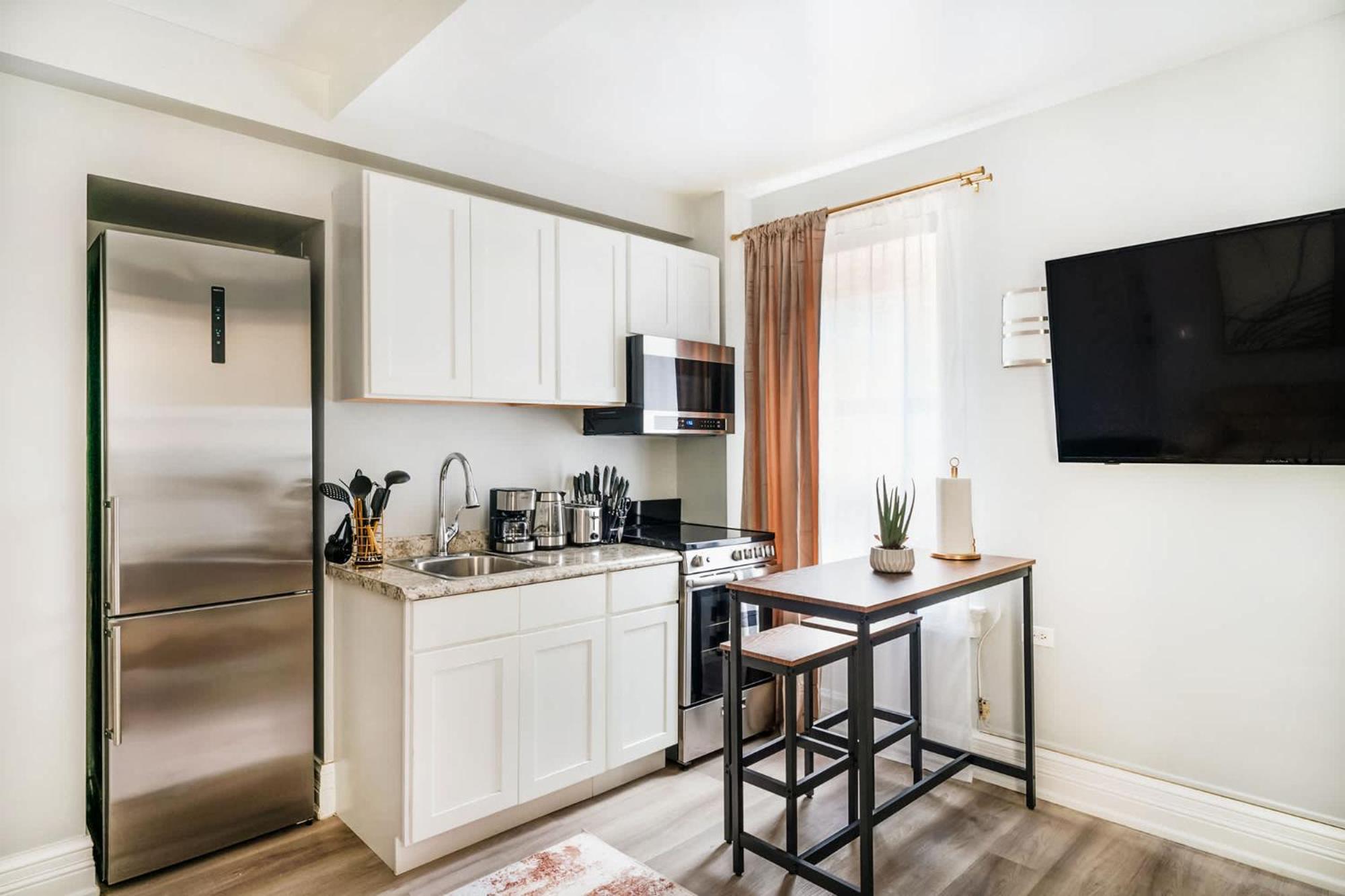 73-508 New 1br 1bth Uws Doorman Gym New York