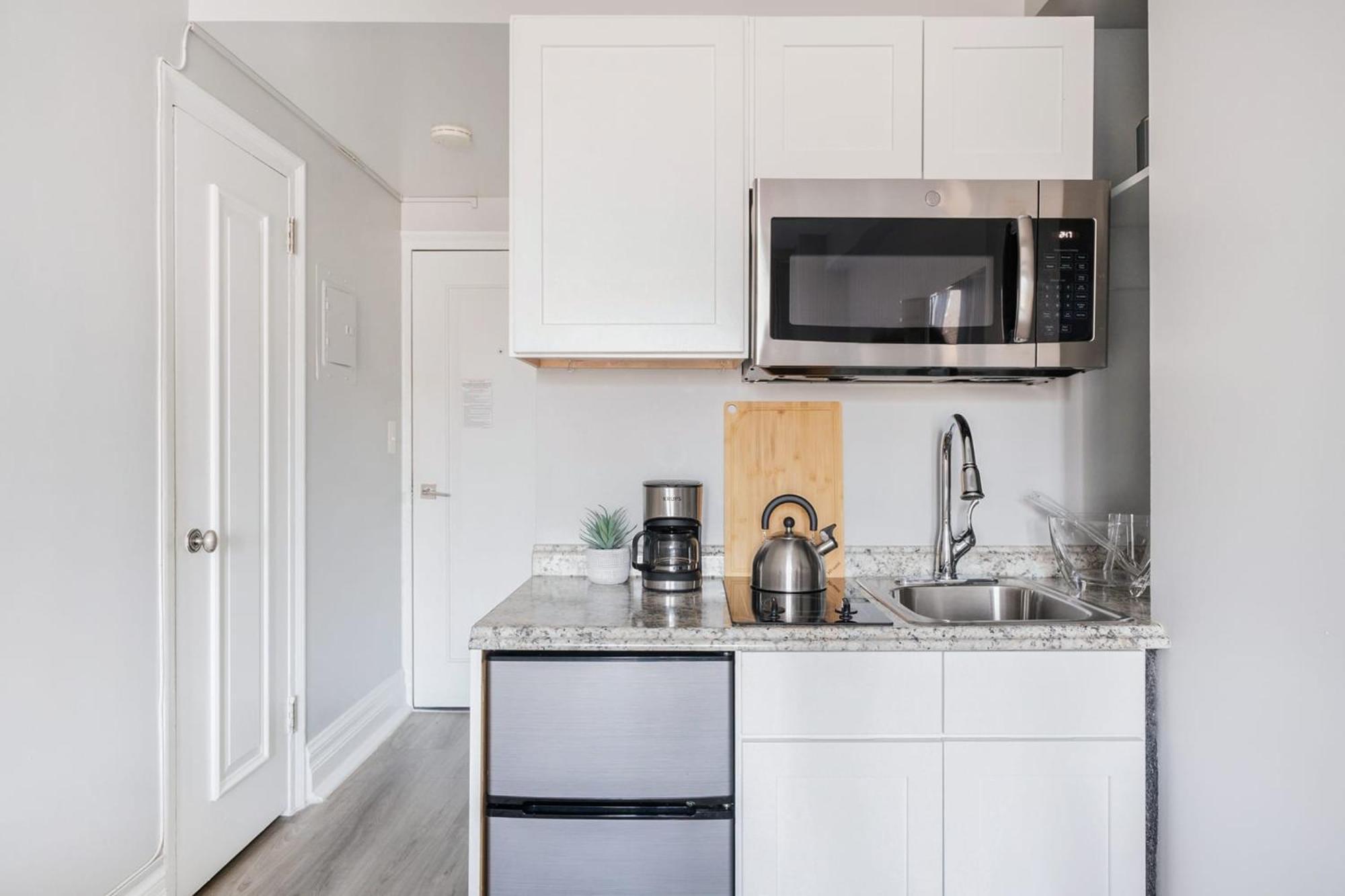 73-1111 New Uws Doorman Gym Apartment New York
