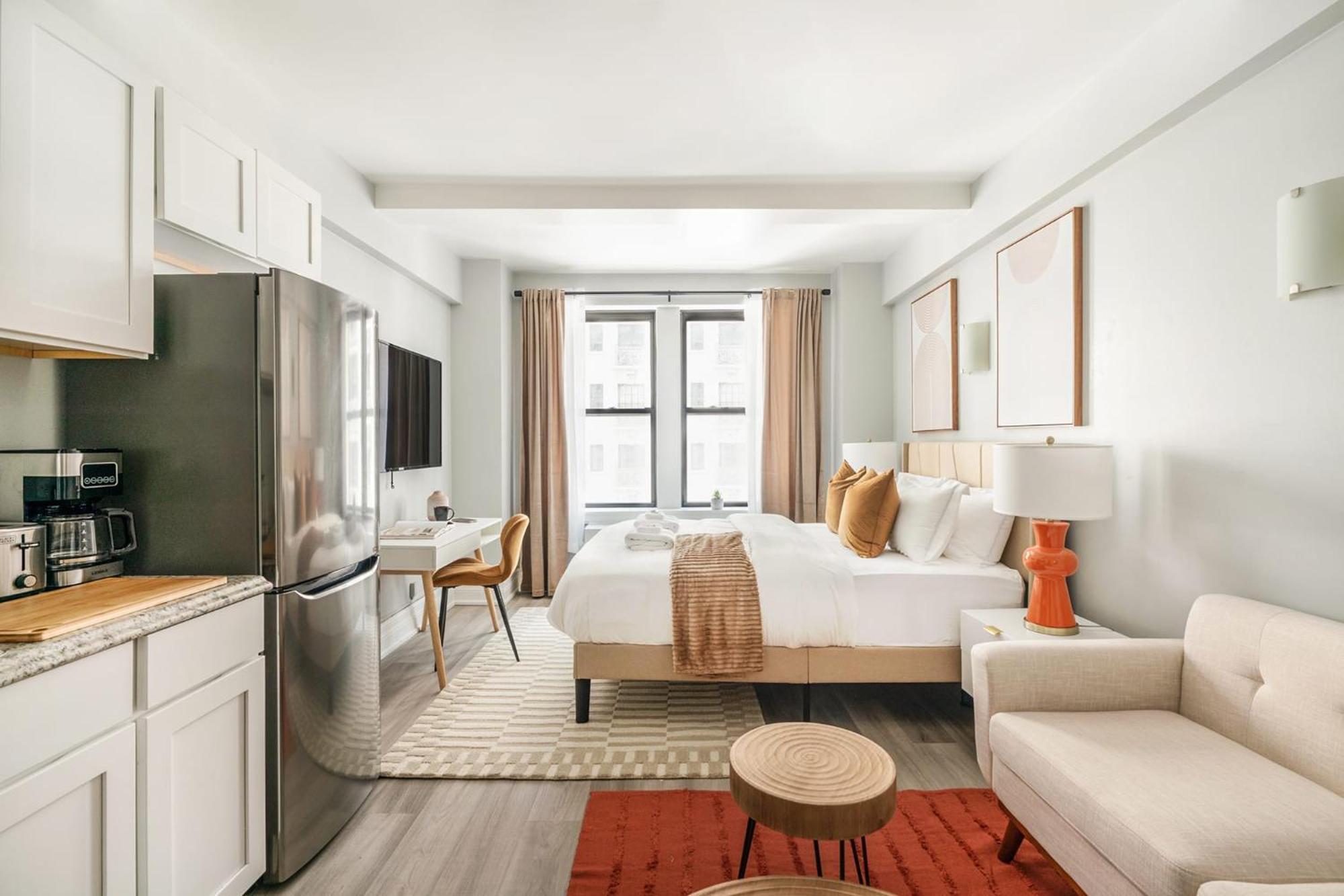 73-1104 New Uws Doorman Gym Apartment *