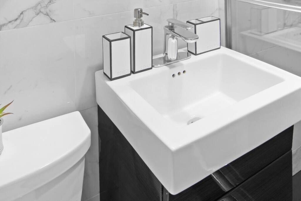 Apartment 69-4b Celebrate New Year In Style Modern 1br In Prime Lower East Side