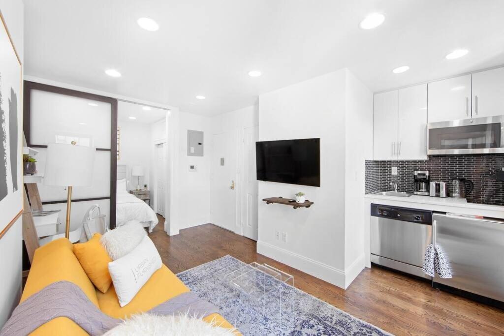 Apartment 69-4b Celebrate New Year In Style Modern 1br In Prime Lower East Side New York