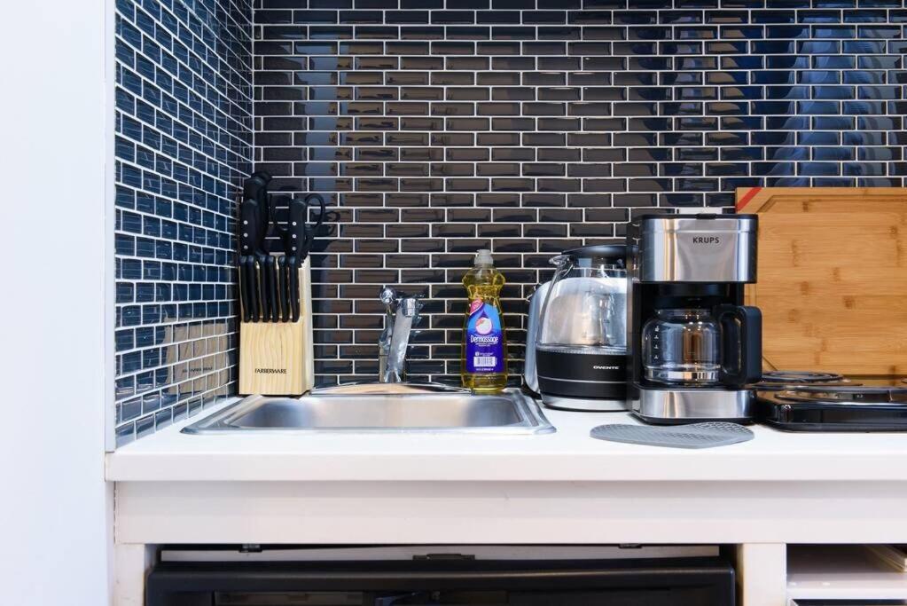 69-4b Celebrate New Year In Style Modern 1br In Prime Lower East Side Apartment New York