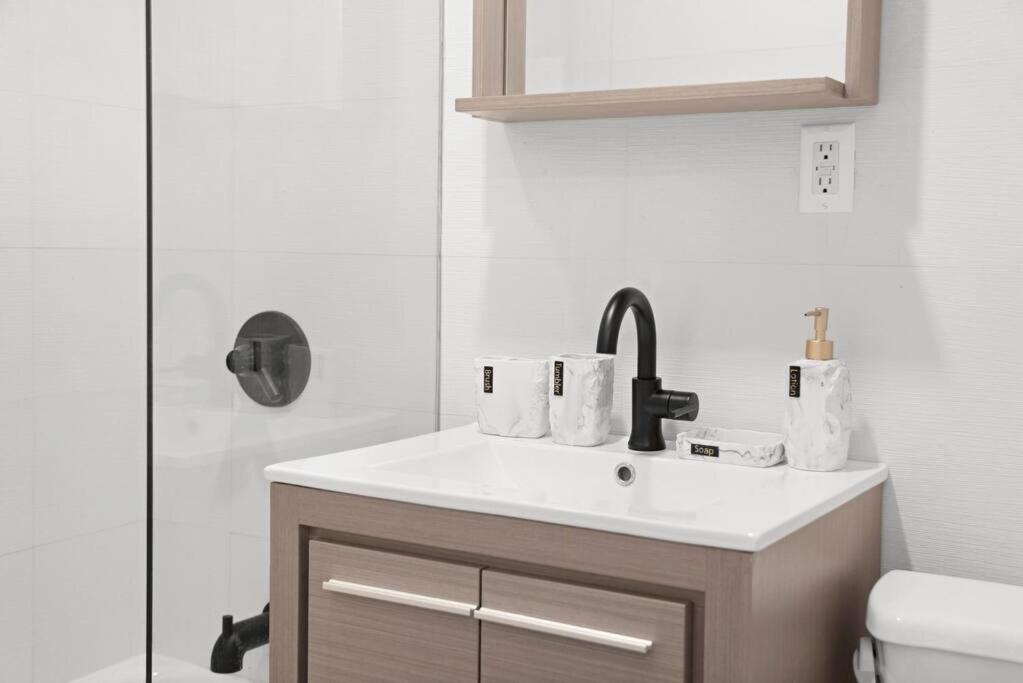 69-2c Cozy Winter Escape Brand New 1br In Prime Lower East Side Apartment