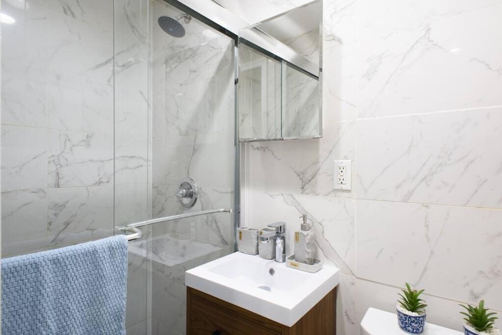 69-2a Retreat Prime Lower East Side 1br Apartment