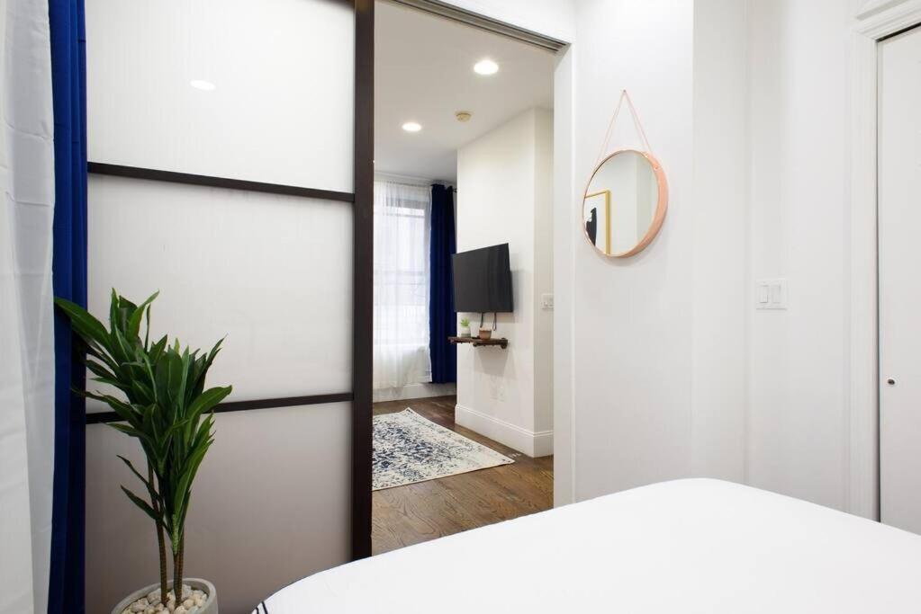 69-2a Retreat Prime Lower East Side 1br *