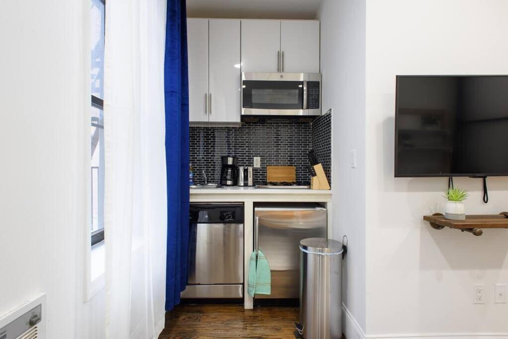 69-2a Retreat Prime Lower East Side 1br
