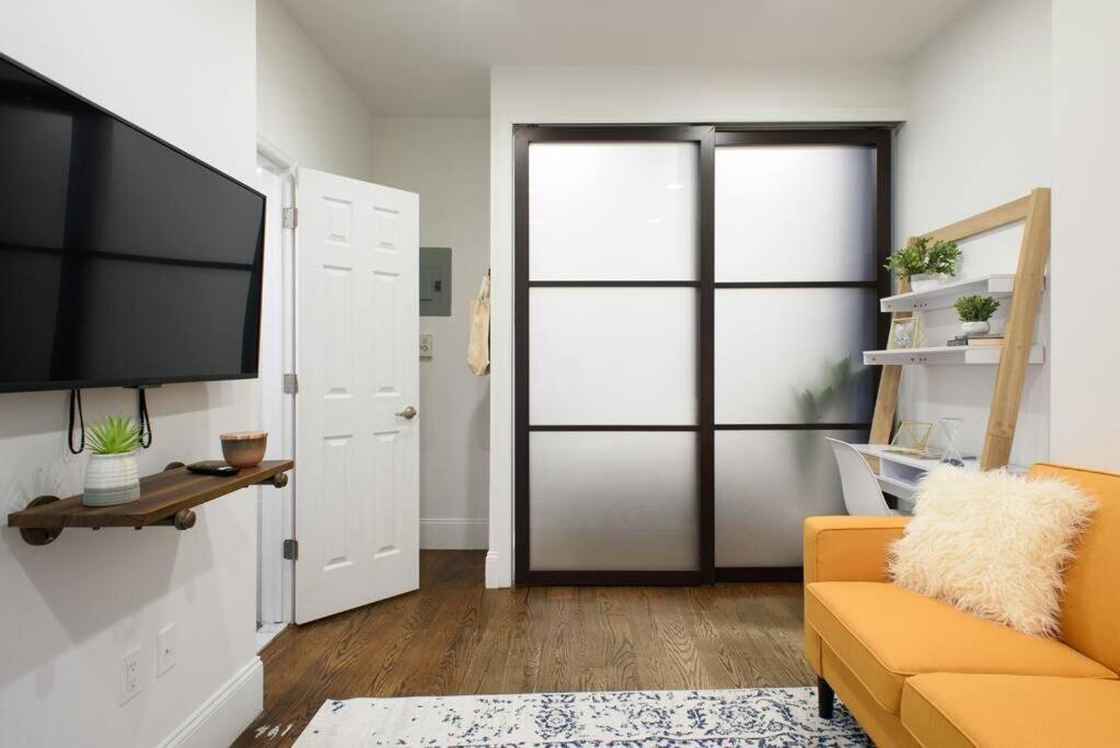 69-2a Retreat Prime Lower East Side 1br Apartment