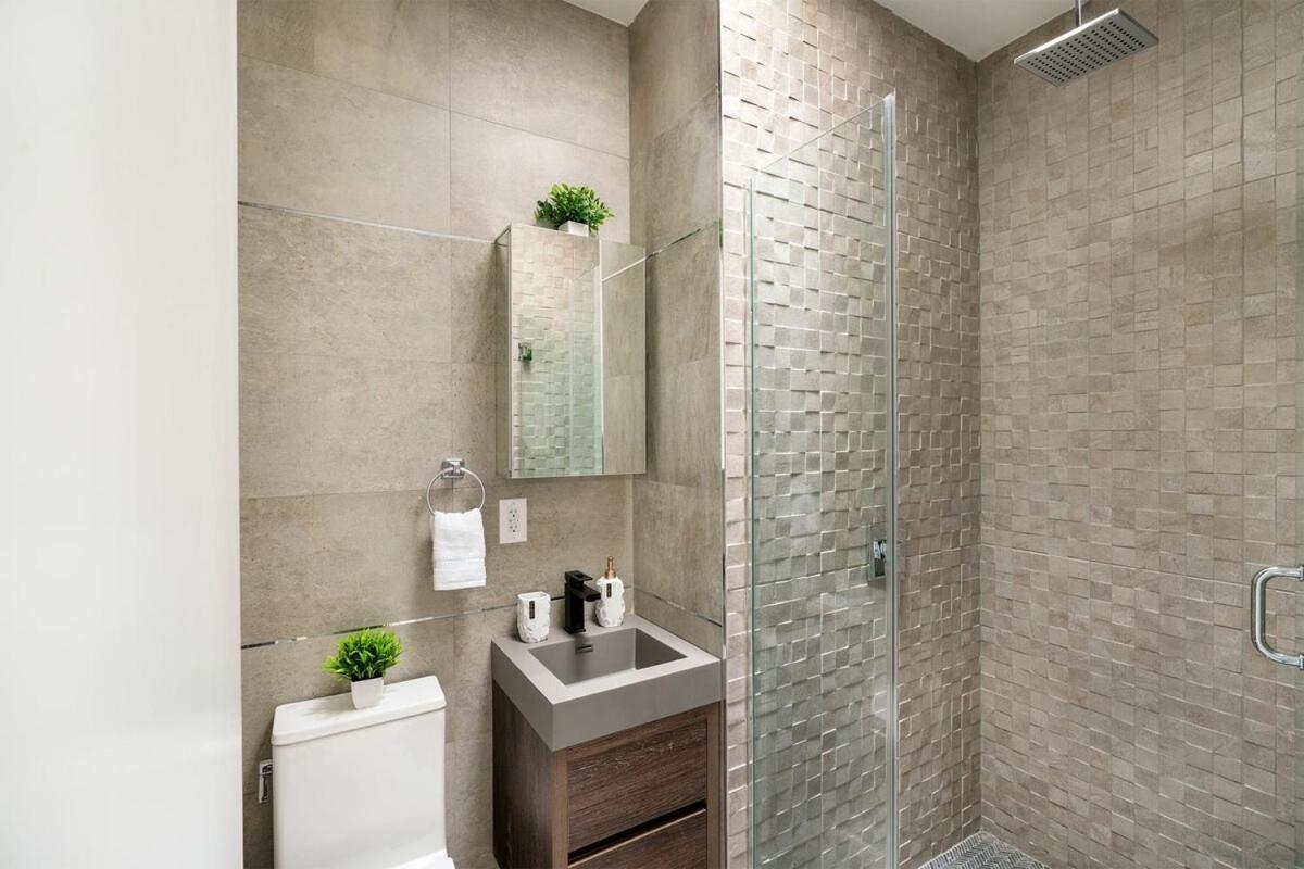48-5fe Brand New 2br In Prime Midtown - W&d Apartment New York