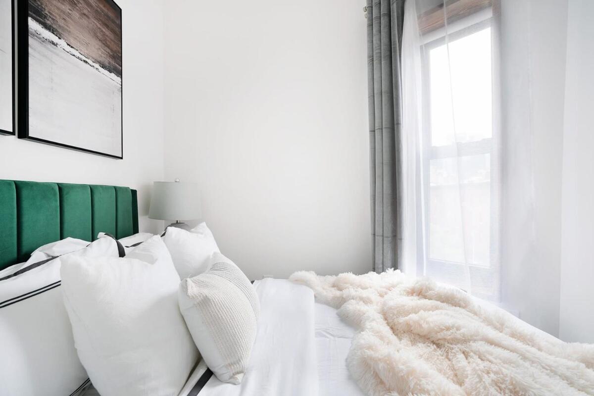48-5fe Brand New 2br In Prime Midtown - W&d * New York