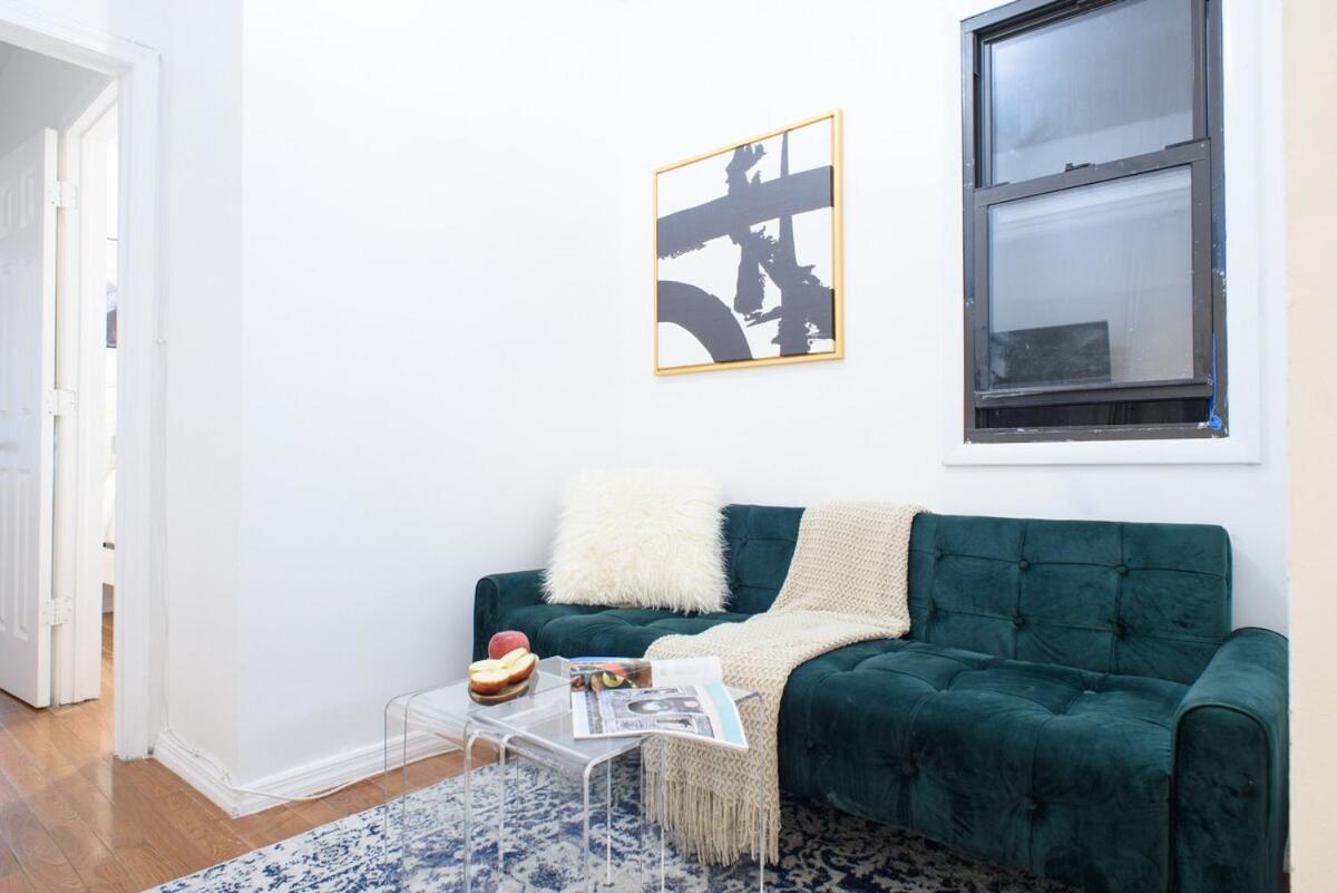 454-3w Prime Location 2br Newly Furnished Sleeps 5 Apartment *
