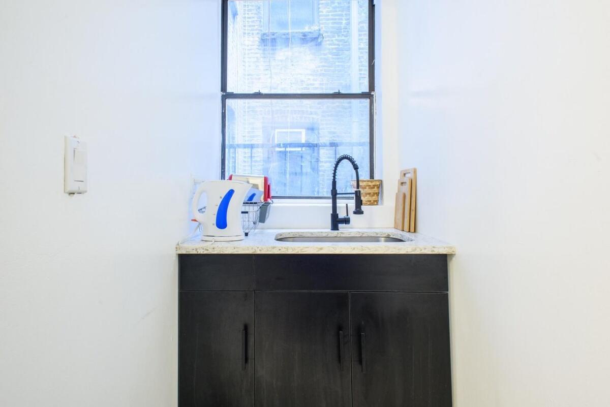 454-3w Prime Location 2br Newly Furnished Sleeps 5 Apartment New York