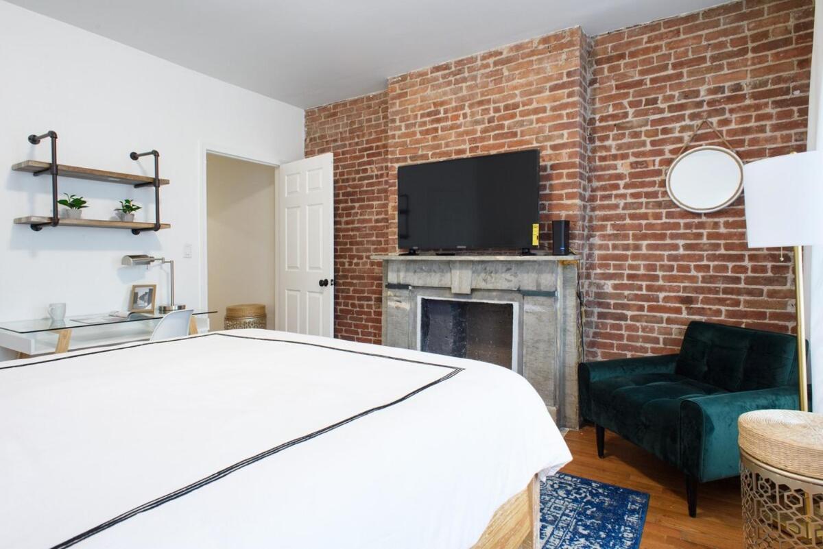 454-3w Prime Location 2br Newly Furnished Sleeps 5 Apartment