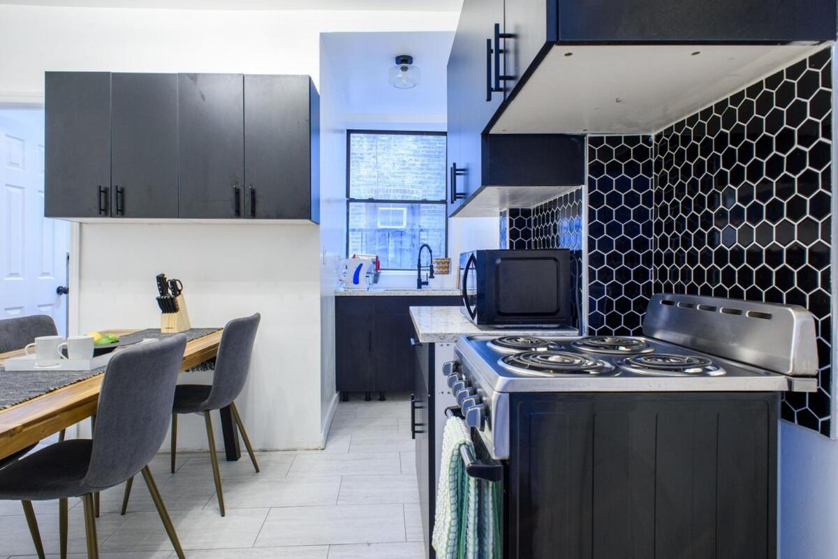 Apartment 454-3w Prime Location 2br Newly Furnished Sleeps 5 *