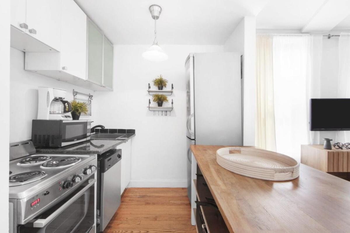 139-2e West Village 1br Value *