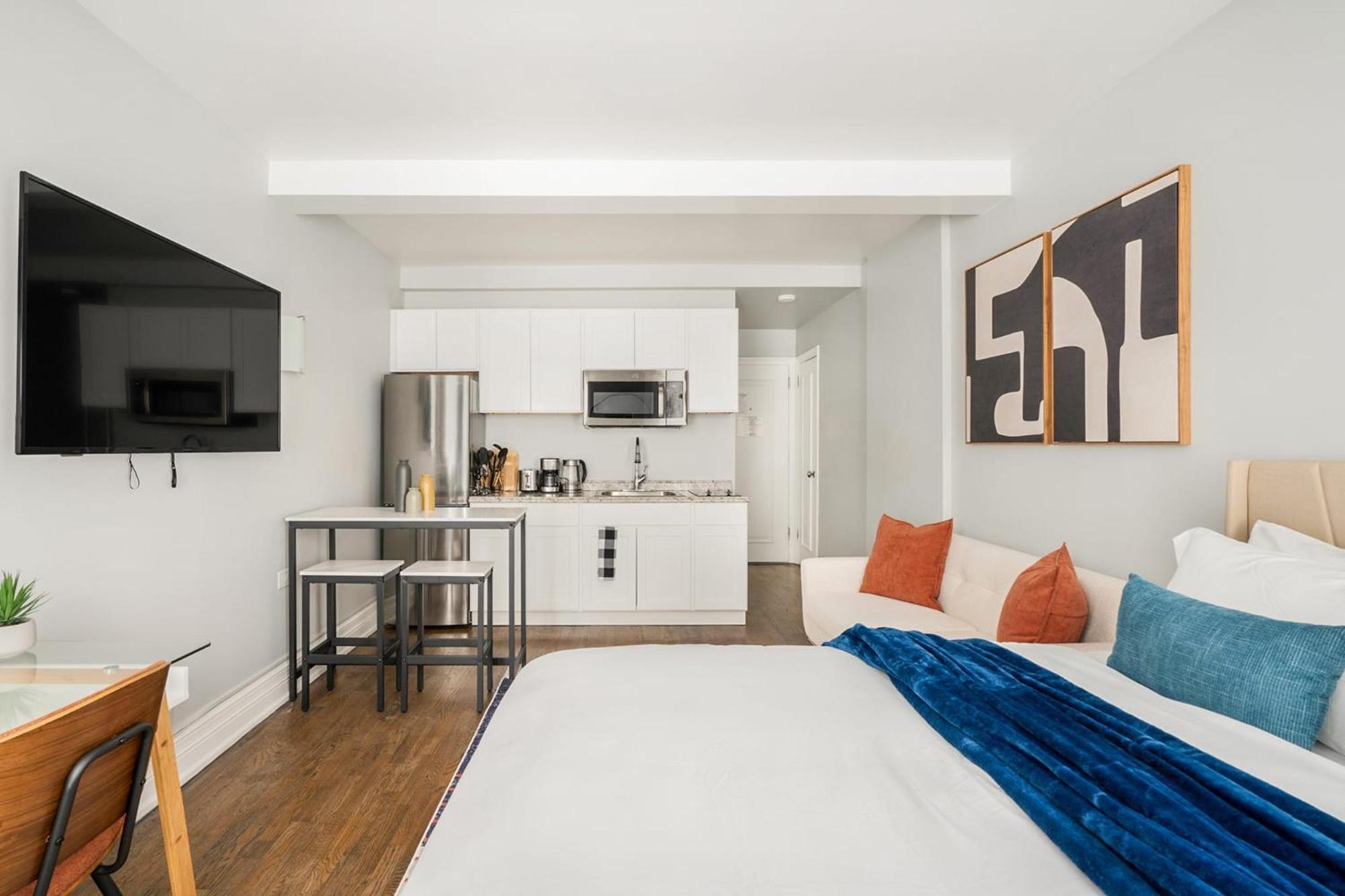 73-703 New Uws Doorman Gym Apartment *