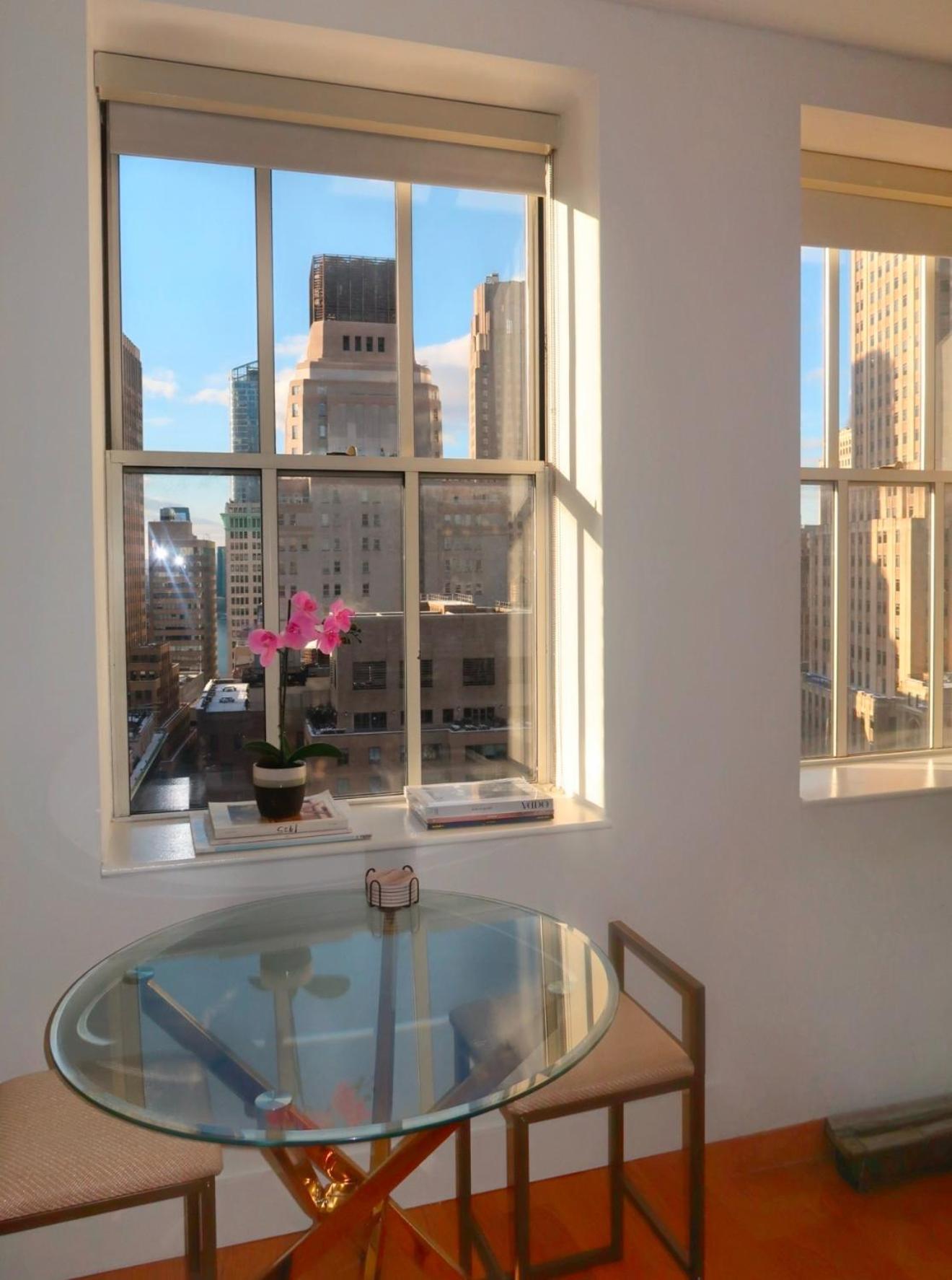 Luxury Wall Street *