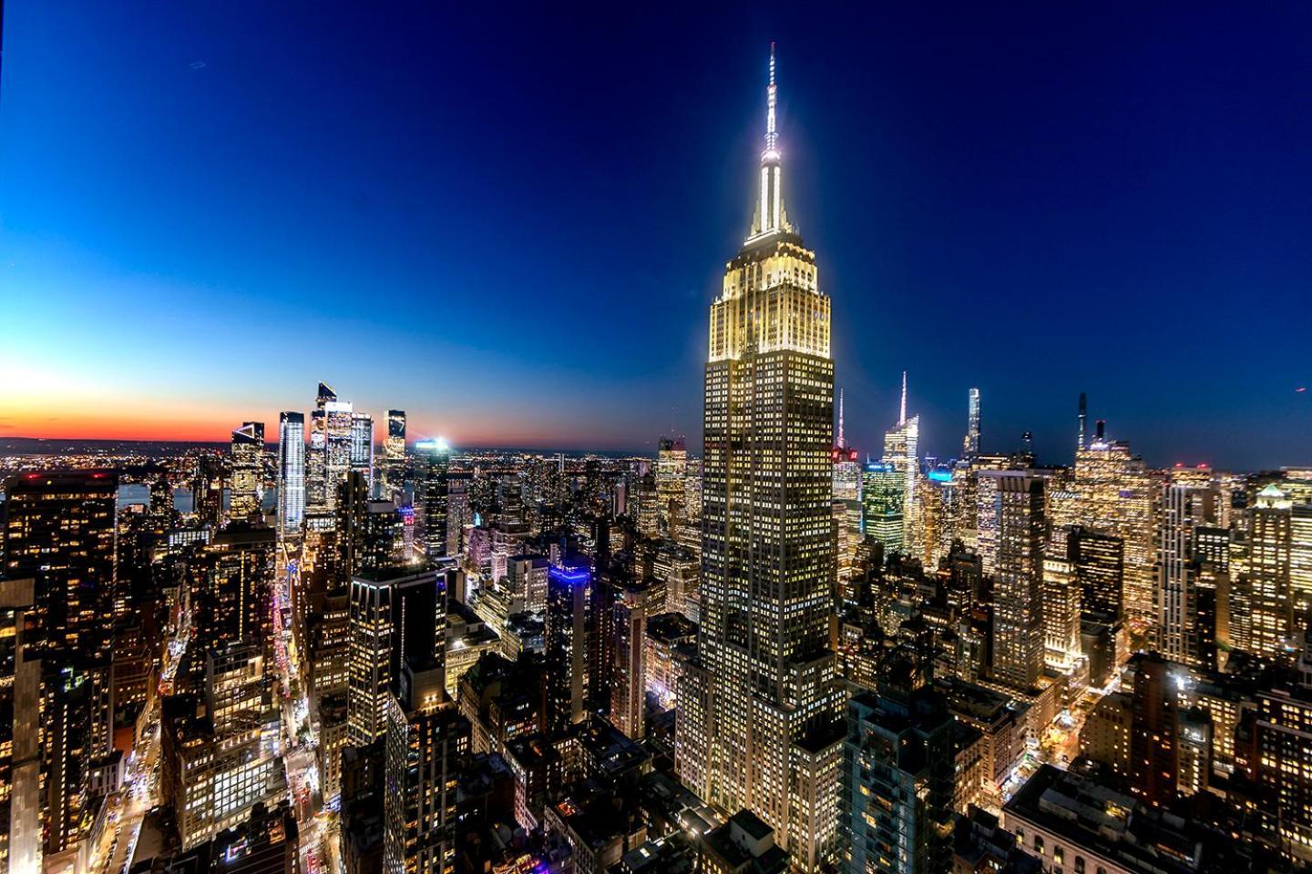 2bd 1bth Apartment, Midtown Location Near Nyc Icons! *