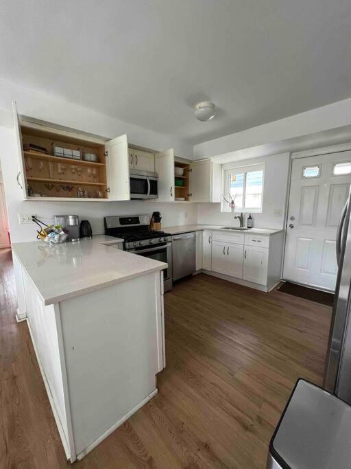 House 2car Parking Subway Jfk Usb