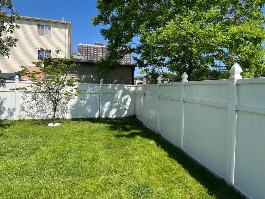 House 2car Parking Subway Jfk Usb *