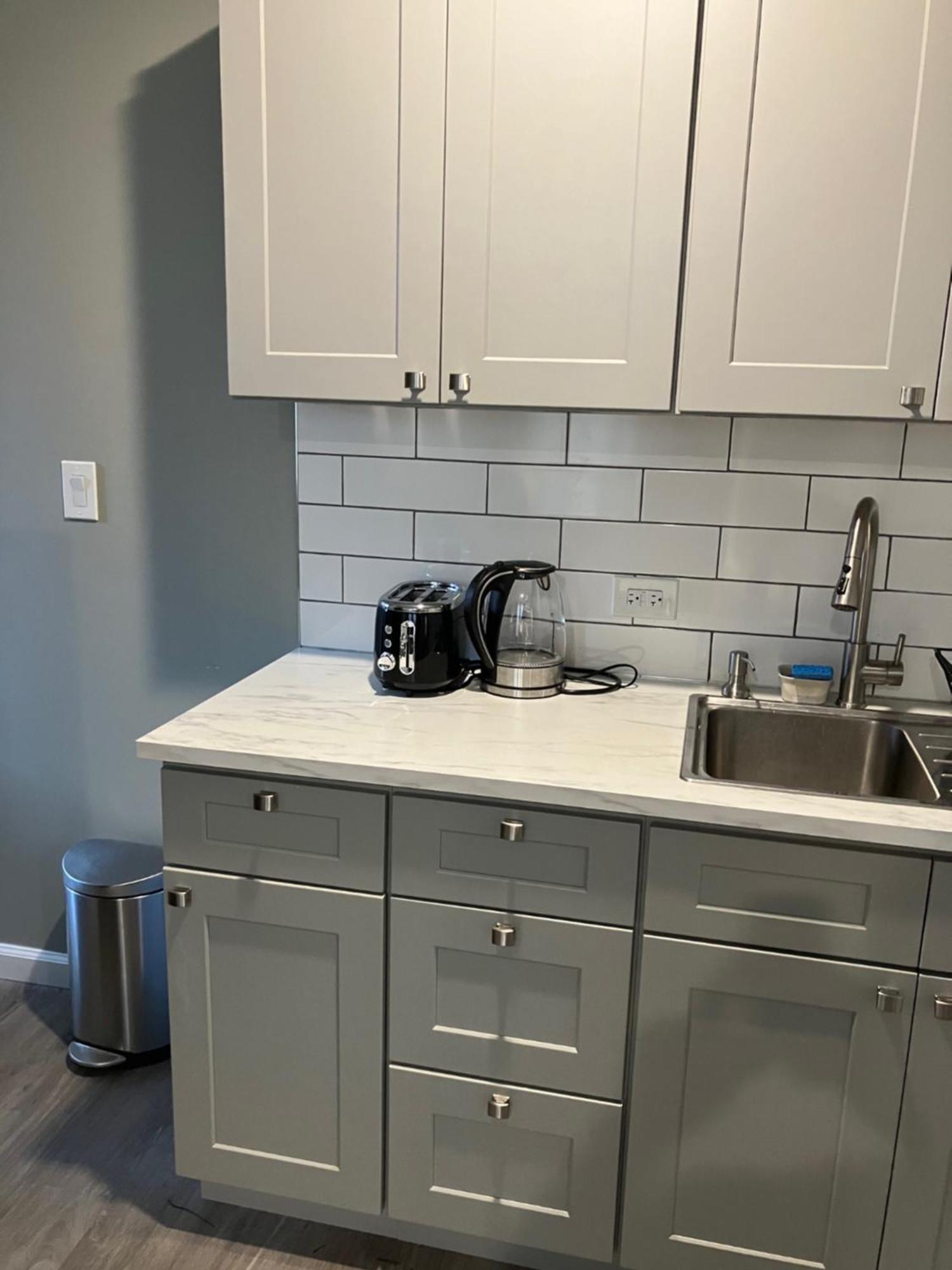 One Bedroom, Nyc 45 Min By Subway , Brooklyn, Brighton Apartment *