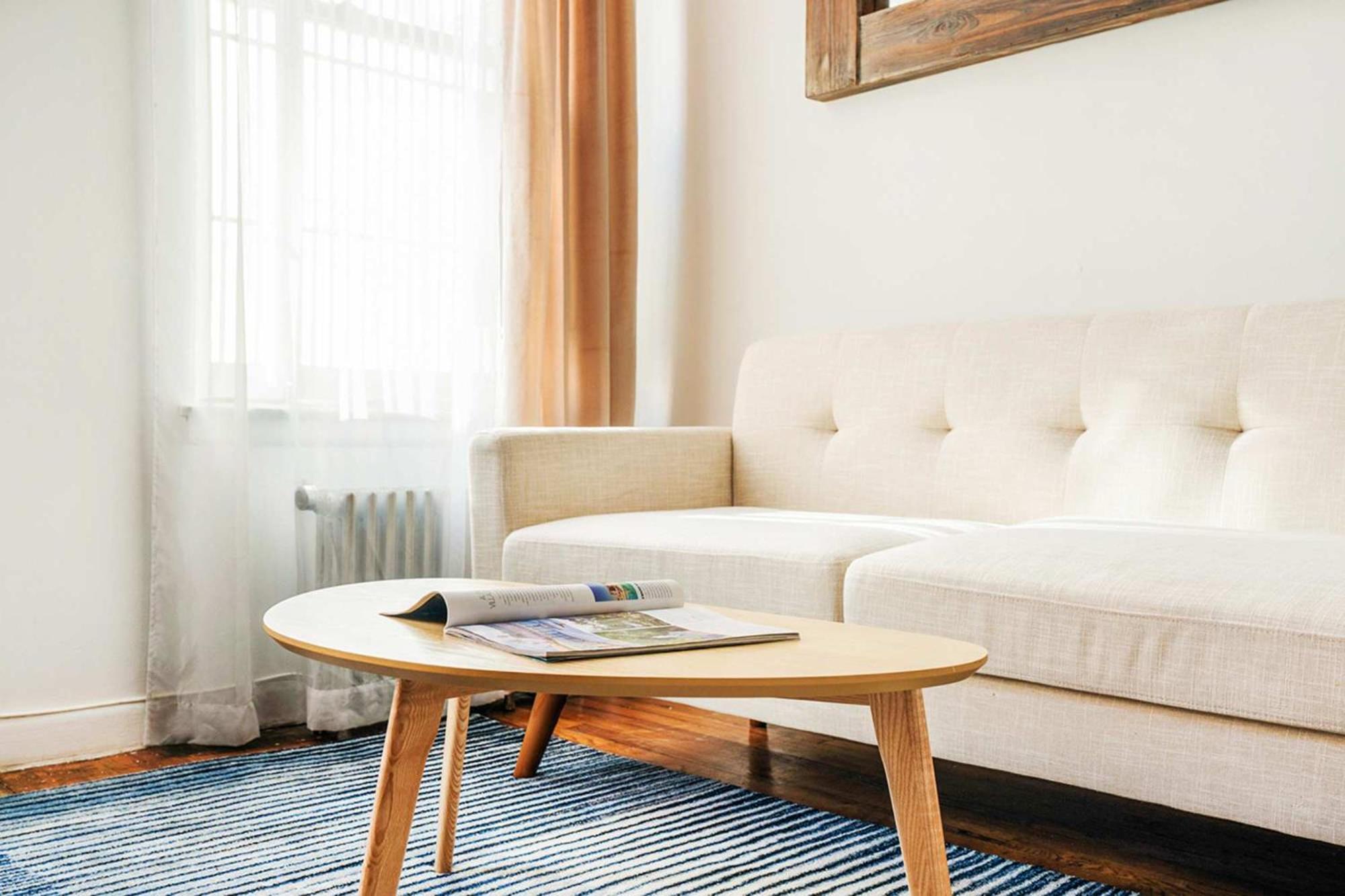 26-3a Gramercy W D Outdoor Courtyard Apartment