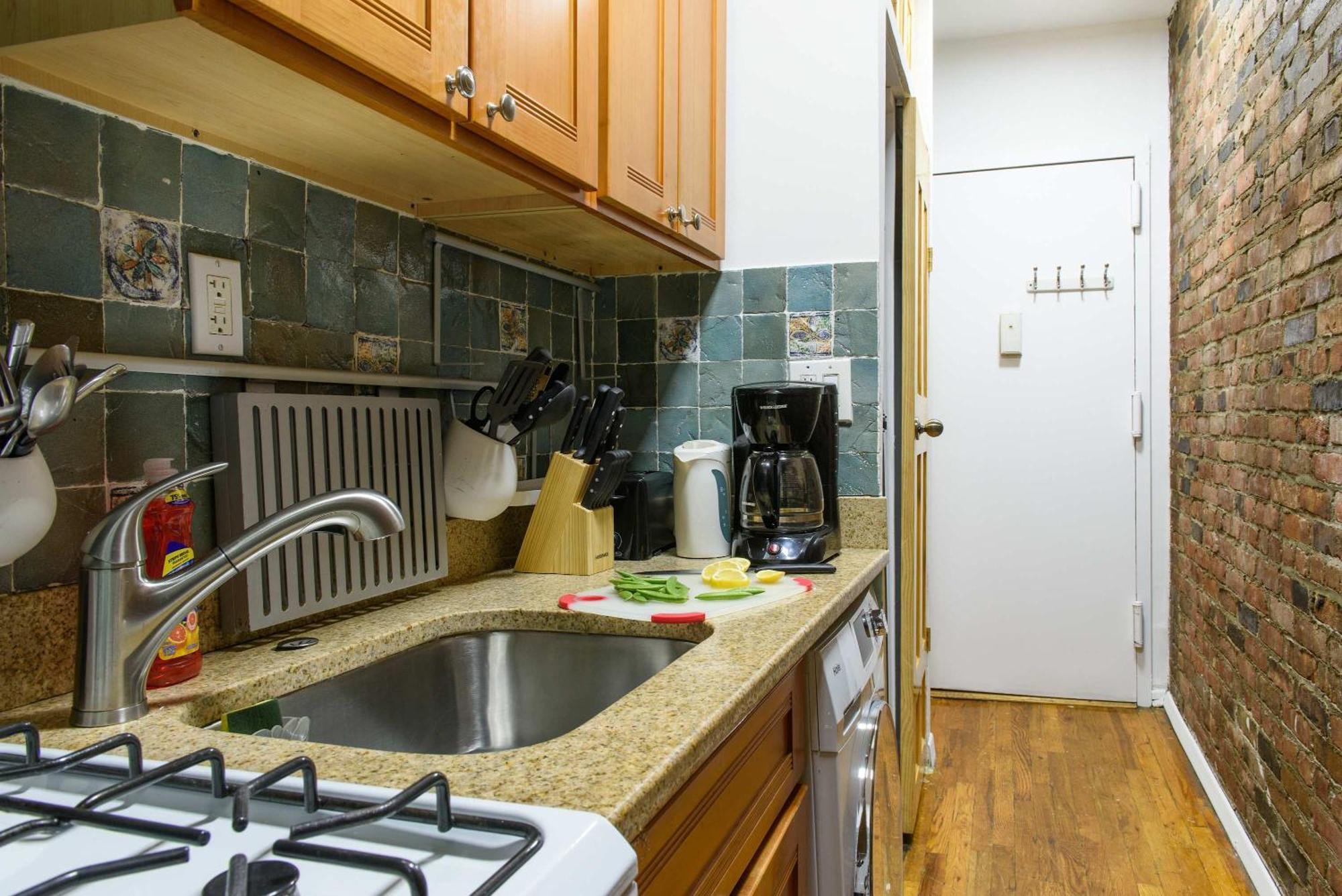 26-3a Gramercy W D Outdoor Courtyard * New York