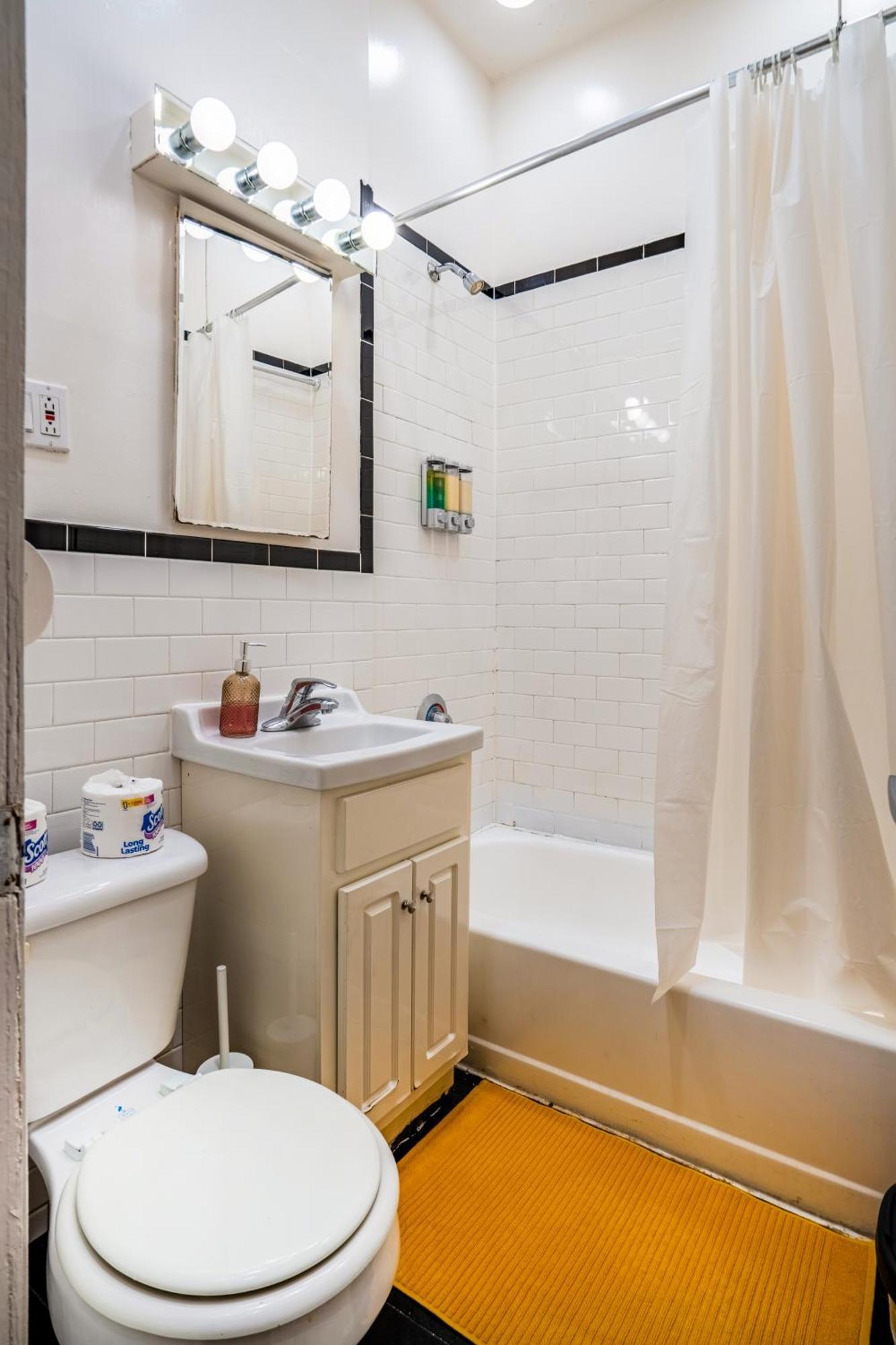 3 Bedroom Cozy In Manhattan Valley Apartment New York